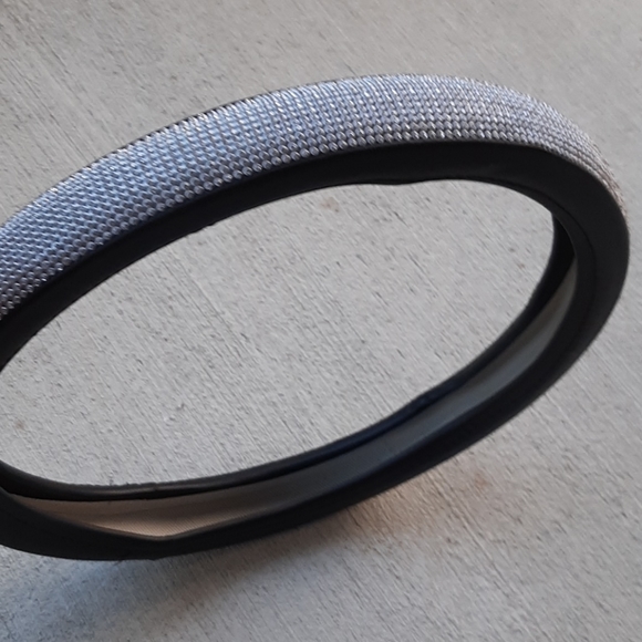 Blinged out steering wheel cover - Picture 7 of 8